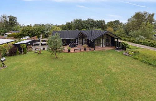 Helberskov Strand House | Lovely Holiday Home In Helberskov