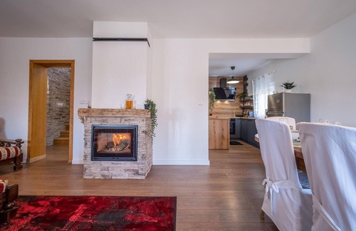 Hrvatska Kostajnica House | Lovely home in Hrvatska Kostajnica
