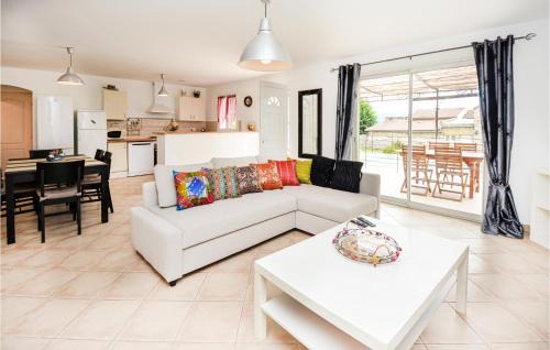 Bordezac House | Lovely Home In Bordezac With Wifi