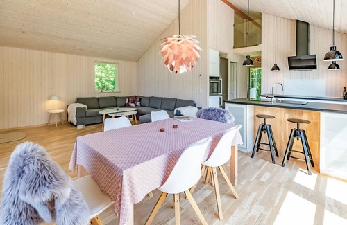 Reersø House | Lovely home in Gørlev with kitchen