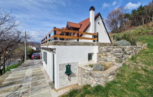 Senj House | Lovely Home In Gornji Lopci With Wifi