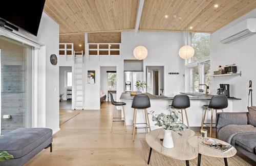 Haslevgarde House | Lovely home in Hadsund with kitchen