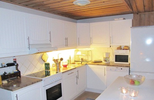 Hedeviken House | Lovely home in Hede with sauna