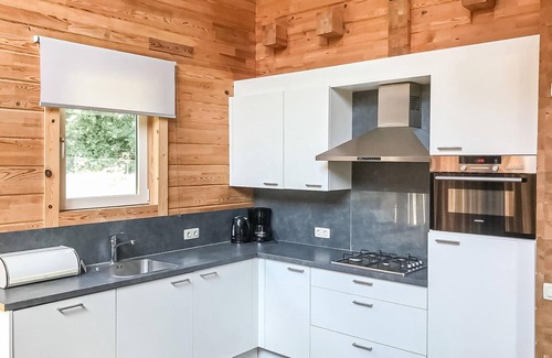Heel House | Lovely home in HEEL with WiFi