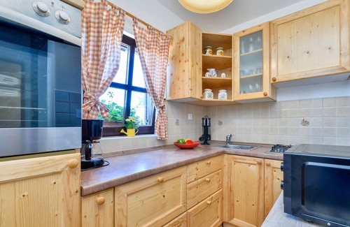 Breznik Plesivicki House | Lovely home in Jastrebarsko with WiFi