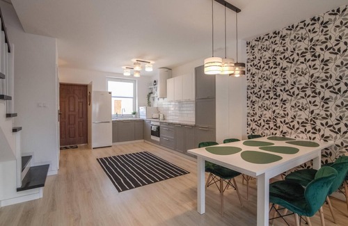 Lisewiec House | Lovely home in Klodawa with sauna