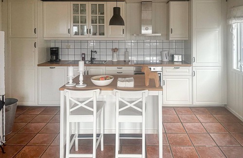 Lindesnes House | Lovely home in Lindesnes with sauna