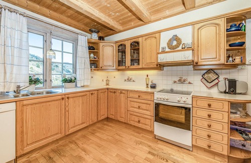 Luster House | Lovely home in Marifjøra with WiFi
