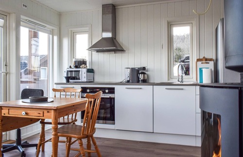 Lund House | Lovely home in Moi with kitchen