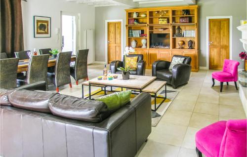 Saint-Aubin-de-Cadelech House | Lovely Home In St, Aubin De Cadelech