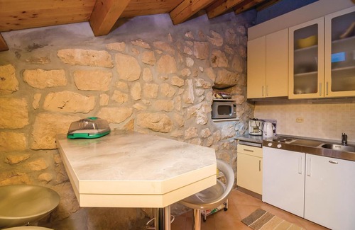 Trsteno House | Lovely home in Trsteno with WiFi