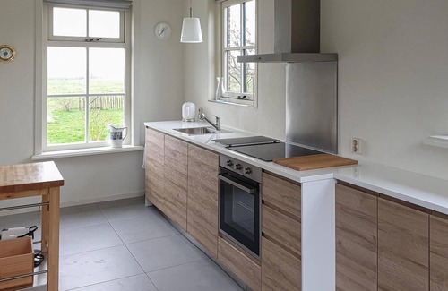 Wijdenes House | Lovely home in Wijdenes with WiFi