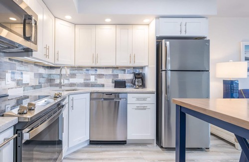 Captiva Apartment | Lovely Island Escape! Onsite Pools, Waterslides. Close to the Beach!