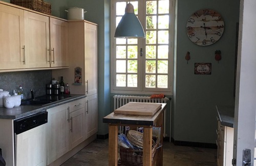 Corgnac-sur-l'Isle House | Lovely large house in an acre of land with private pool and parking.
