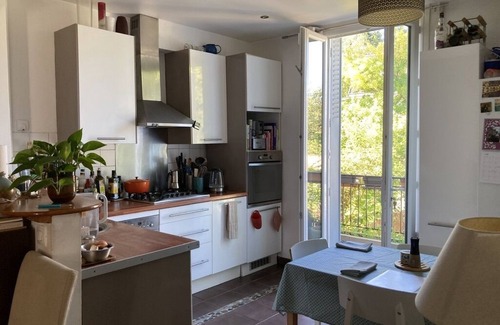 Bondy House | Lovely little home with terrace and garden only 15 minutes from Paris