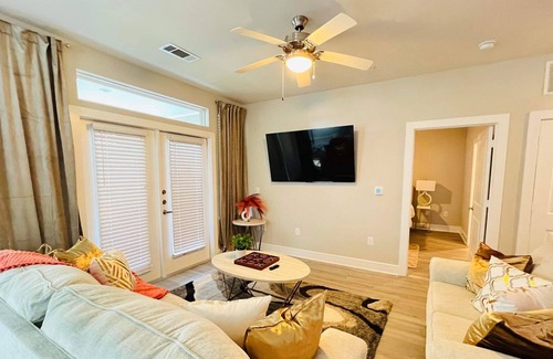 Addicks Apartment | Lovely Luxurious 2BD/2BA Suite