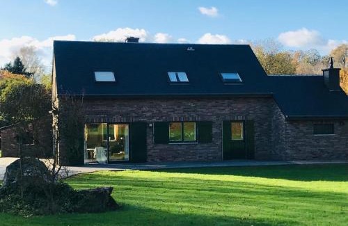 Willerzie House | Lovely Meadow House in the land of Croix Scaille