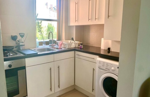 South Richmond Apartment | Lovely modern, 1 bed flat in Richmond by the river