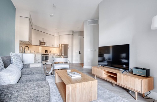 Sunnyvale West Apartment | Lovely Mountain View 1BR w/W/D, Pool & Gym, nr tech HQs, by Blueground