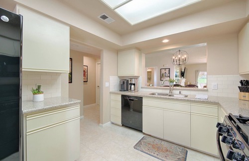 Palm Desert Condo | Lovely Palm Desert Charmer