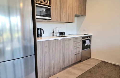 Addington Apartment | Lovely Parkview Apartment in the City