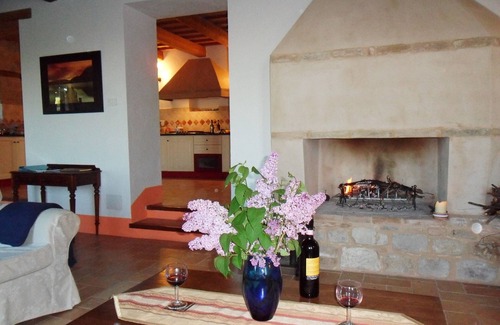 Gualdo House | Lovely peaceful stone farmhouse with pool and beautiful views