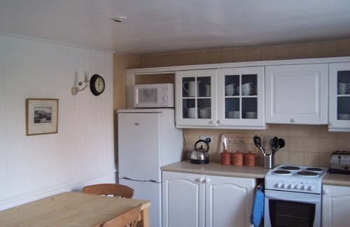 Hollinsclough Cottage | Lovely period Holiday cottage in Peak District with free wi-fi broadband