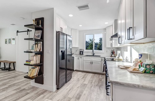 Coconut Grove House | Lovely Renovated Historic District Home Near Downtown Ft Myers! Over $125 of Free Daily Activities!