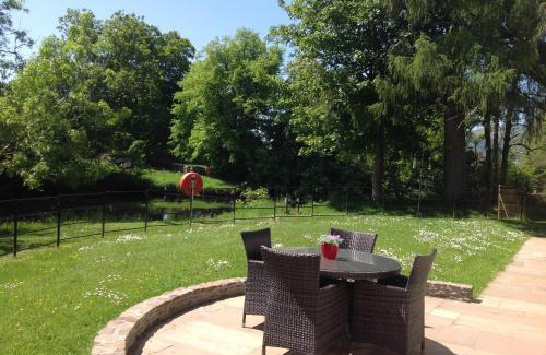 Callander Apartment | Lovely Riverside Holiday Home