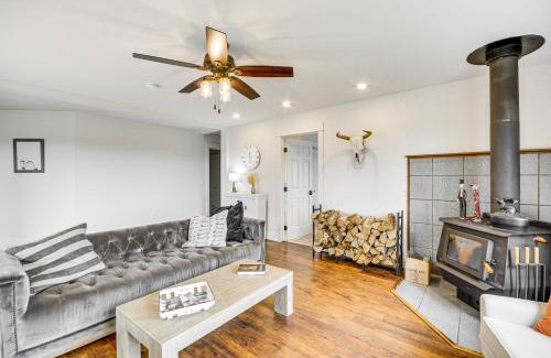 Roberts House | Lovely Roberts Home with Patio and Mountain Views!