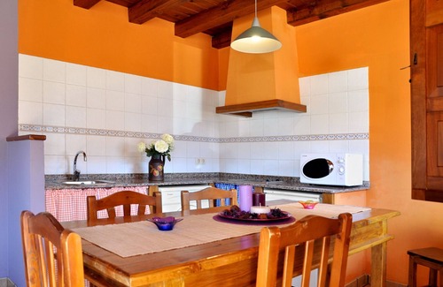 Lerones Apartment | Lovely rustic style apartment for 2 people