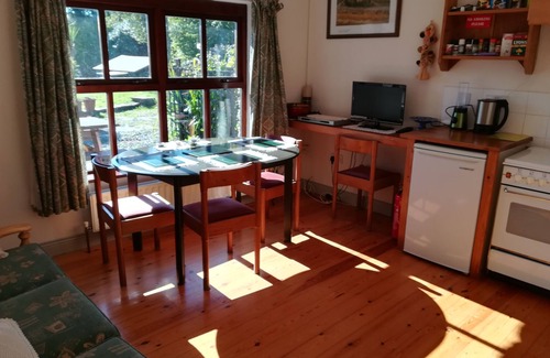Leap Apartment | Lovely Sea View 2-Bed Apt in Rineen, Sleeps 4