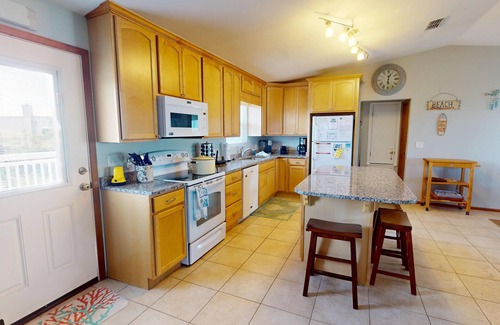 Cape Breezes House | Lovely single story beach cottage with UNOBSTRUCTED VIEW! Steps to the Gulf