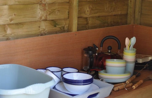 Shaftesbury Cabin | Lovely spacious lotus bell tent in Shaftesbury, UK