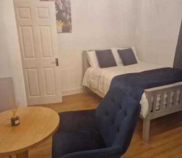 Cork Apartment | Lovely Studio - perfect weekend stay in Cork