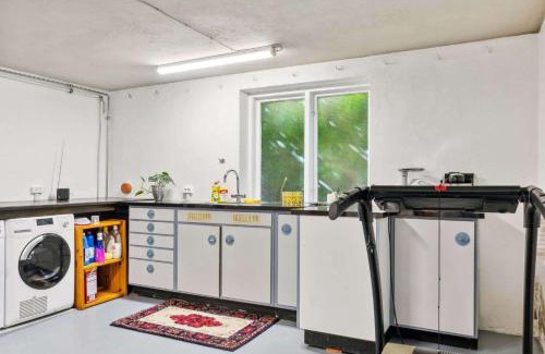 Gram Apartment | Lovely Town Apartment - Sleeps 5 Parking & Garden