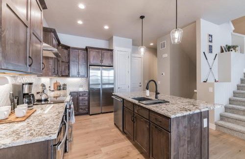 Loveland Apartment | Lovely Townhome at the TPC Golf Course