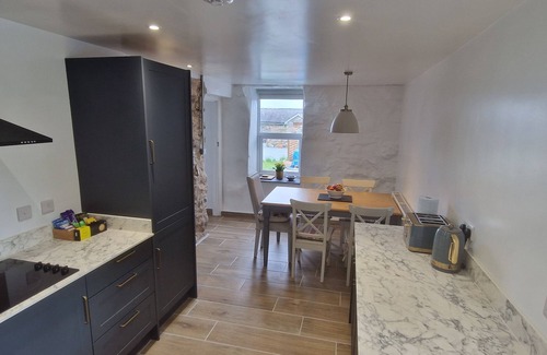 Dyffryn Ardudwy Cottage | Lovely Traditional Welsh Stone Cottage