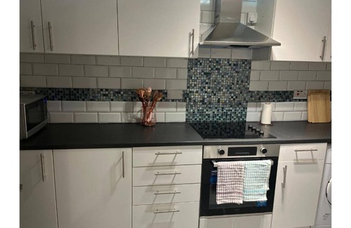 Custom House Apartment | Lovely two bedroom duplex apartment with parking
