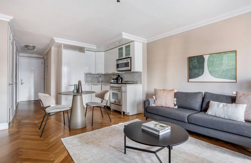 Upper East Side Apartment | Lovely UES 1BR w/Doorman & Gym, nr Whole Foods, by Blueground