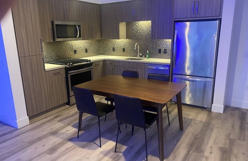 Downtown Apartment | Lovely Unit located in Anaheim - Near Disneyland