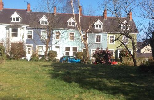 Bangor House | Lovely Victorian town house close to the sea.