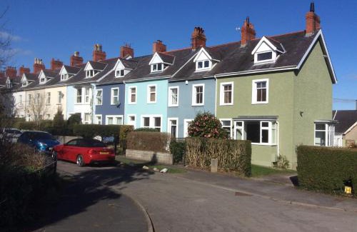 Bangor House | Lovely Victorian town house close to the sea.