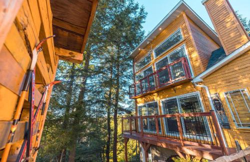 Pointe-au-Chene Ski Chalet | LoveNestChalet - Hot tub & Fireplace - Warm, cozy & relaxing