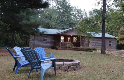 Pittsfield Cabin | Lovers’ Lakeside Love Nest nCozy Retreat on Pittsfields Serene Lake.