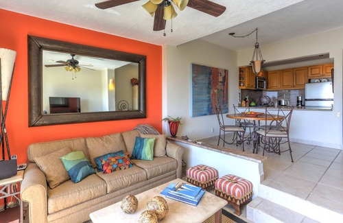 San Jose del Cabo Condo | Lovers Paradise ☆ Ocean Views ☆ Luxury King ☆ Hidden Gem ☆ Couples ☆ Beachfront