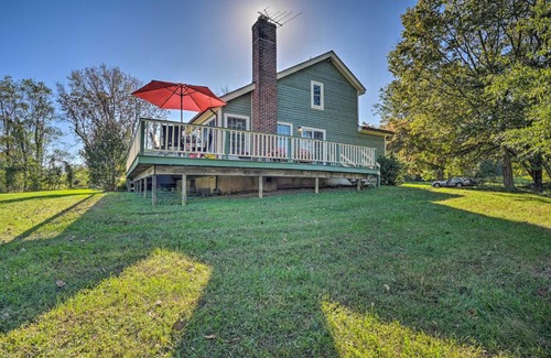 Lovettsville House | Lovettsville Cottage in Heart of Wine Country