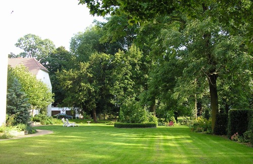 Arzberg Apartment | Lovingly renovated mansion with 6 one-room apartments in a quiet location