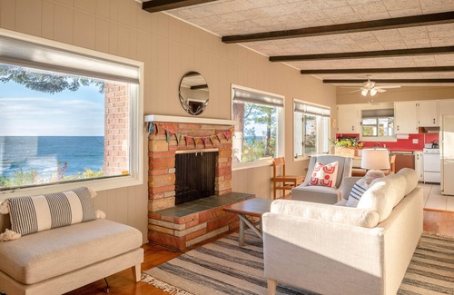 Macatawa Cottage | Low-bluff cottage with private Lake Michigan beach