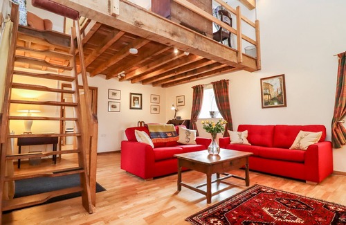 Westbrook Court Cottage | LOWER BARN, character holiday cottage, with open fire in Peterchurch